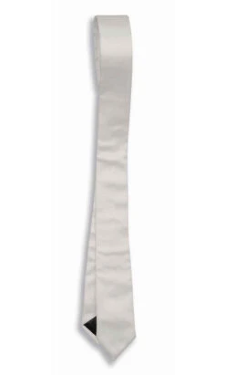 Fine Cravate Blanche Des Années 50